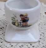 Oud Frans wit porseleinen eierdopje met kinderen en dieren, Antiek en Kunst, Ophalen of Verzenden