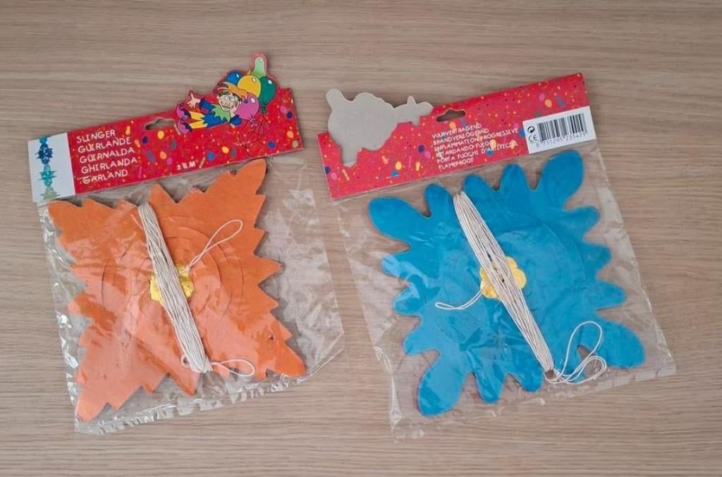 Nieuw: 2 papieren feestslingers (6 meter), Ophalen of Verzenden, Nieuw