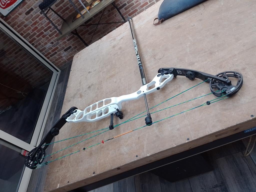 Prime boog . Linkshandig, Ophalen