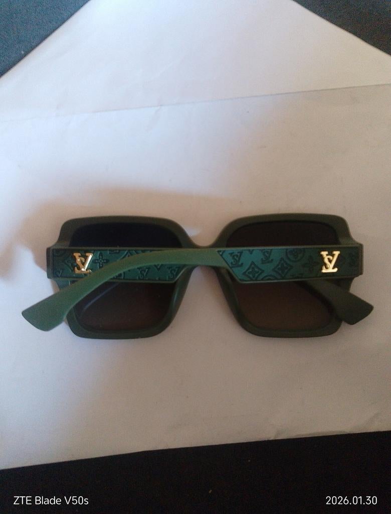 Lunettes de soleil unisexes avec étui en silicone, Envoi