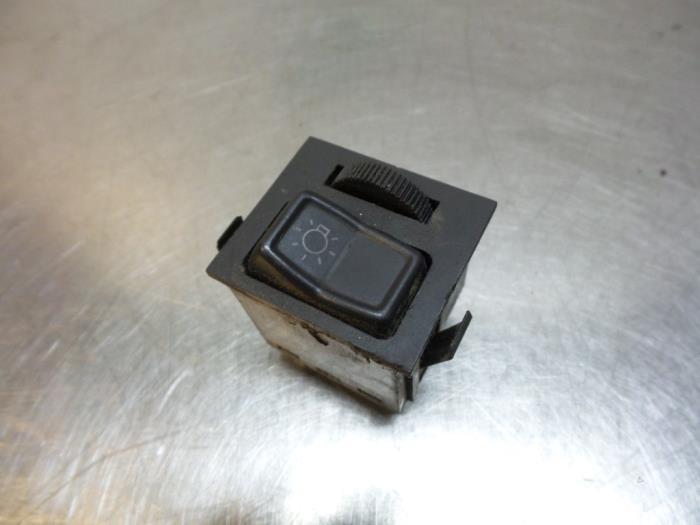 Licht Schakelaar van een Volkswagen Caddy (Caddy 82-), Auto-onderdelen, Dashboard en Schakelaars, Volkswagen, Gebruikt, 3 maanden garantie