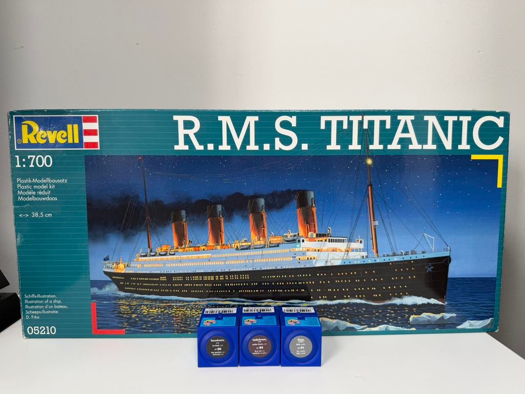 Revell R.M.S. TITANIC + 3 Revell aqua color, Hobby en Vrije tijd, Ophalen of Verzenden, Nieuw, 1:200 of kleiner, Revell