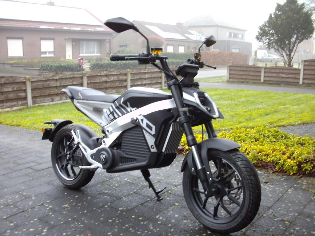 Tromox Ukko S électrique à l'état neuf avec 95 km, Motos, Motos | Marques Autre, Particulier, Naked bike, jusqu'à 11 kW, Permis Moto A1 minimum