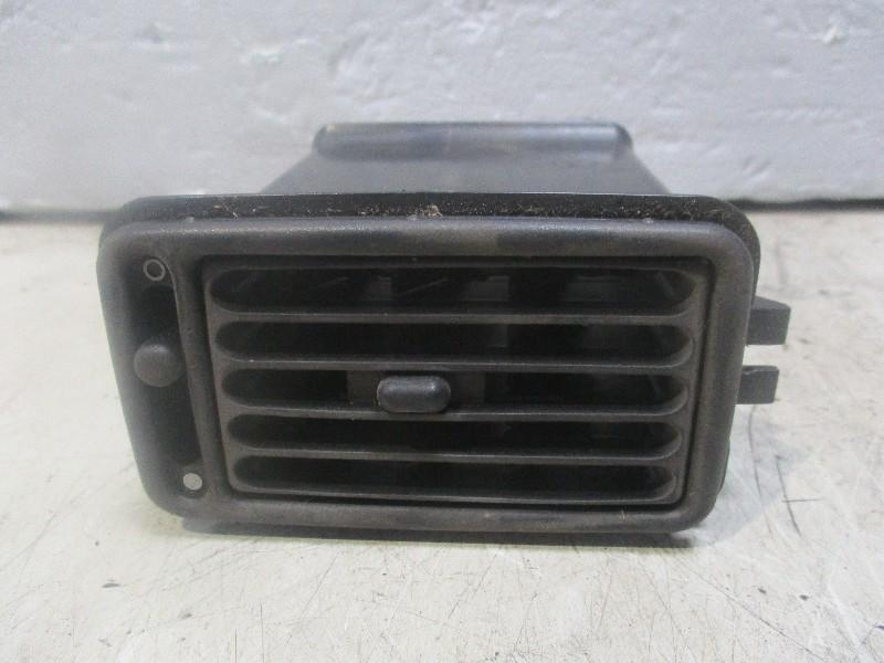 AERATEUR TABLEAU DE BORD GAUCHE Ford Fiesta 1983-1989, Utilisé, Ford