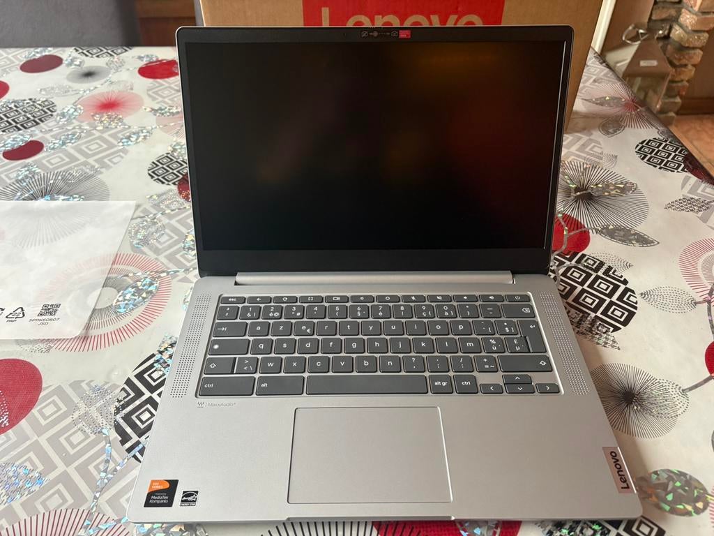 Lenovo chomebook slim 3, Computers en Software, Chromebooks, Ophalen, Zo goed als nieuw