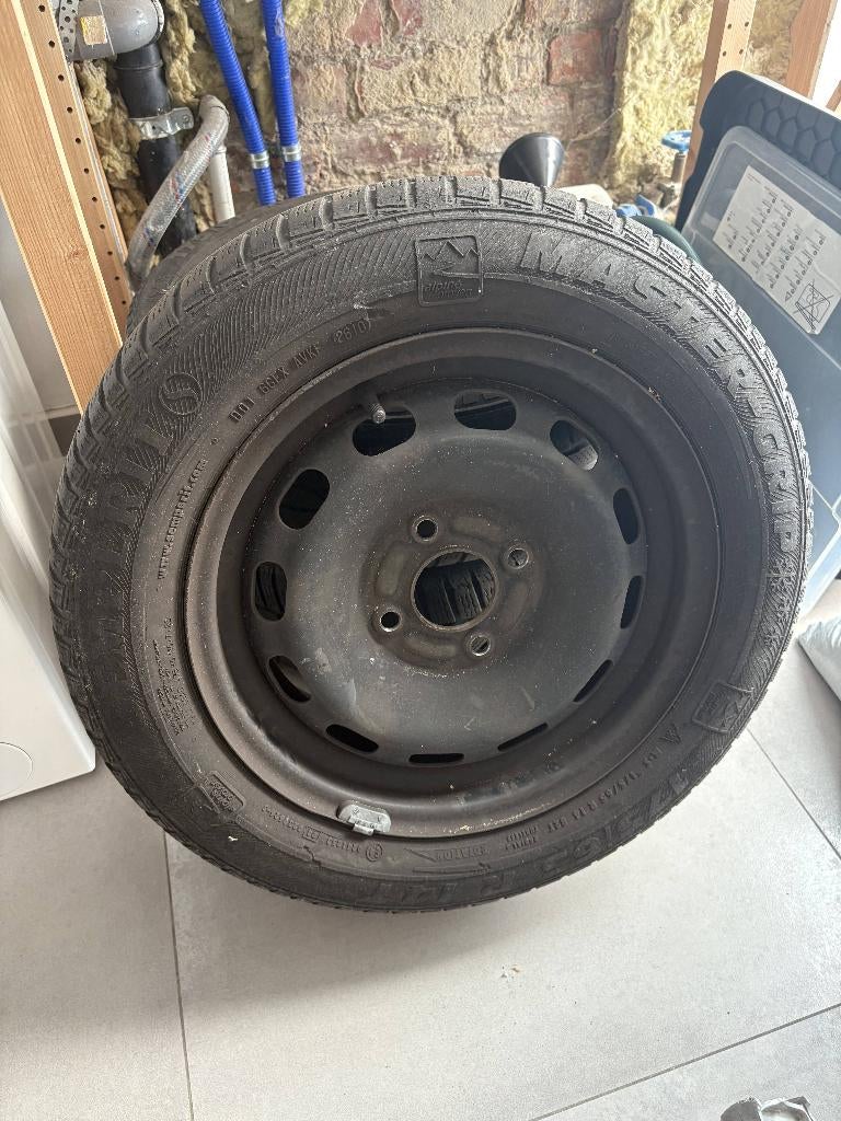 Drie velgen 14 inch Ford Fiesta met gebruikte winterbanden, Auto-onderdelen, Banden en Velgen, Ophalen, 14 inch, Gebruikt, Velg(en)