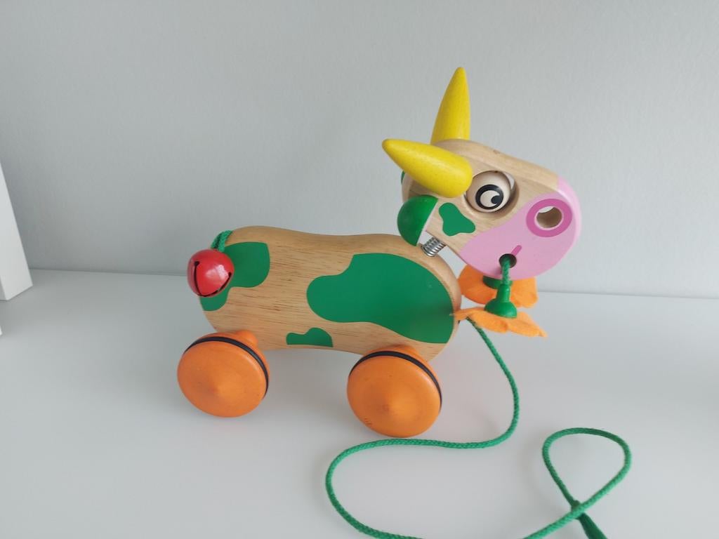 animal à tirer en bois vache cachatou djeco, Enfants & Bébés, Enlèvement ou Envoi, Comme neuf