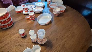 Arcopal lotus servies  beschikbaar voor biedingen