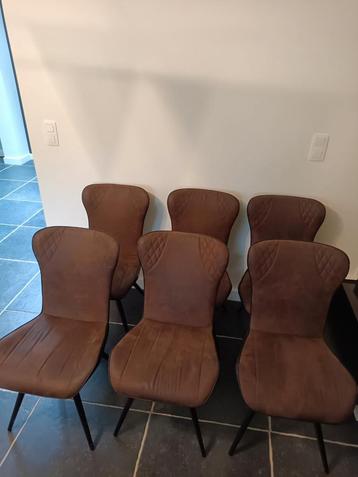 Bruinzwarte stoelen  beschikbaar voor biedingen