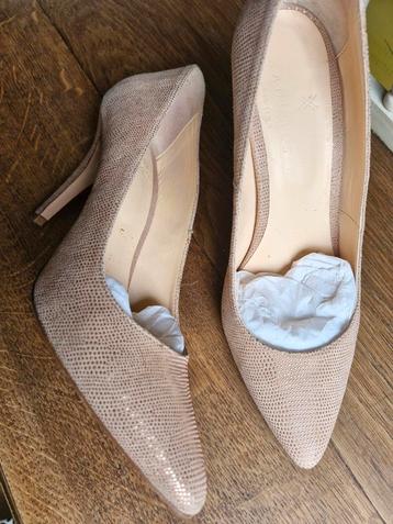 Moderne roze schoen met glinsters 7cm hak. Andres  beschikbaar voor biedingen