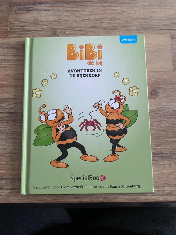 Boek - Bibi de Bij: Avonturen in de Bijenkorf, Boeken, Kinderboeken | Jeugd | onder 10 jaar, Zo goed als nieuw, Ophalen of Verzenden