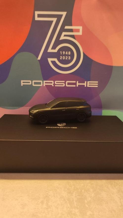 Porsche presse papier métal limited cayenne officiel Porsche, Hobby & Loisirs créatifs, Voitures miniatures | 1:43, Neuf, Voiture