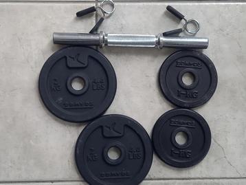 un poid de 8kg au total marque domo + 4 pinces super etat beschikbaar voor biedingen