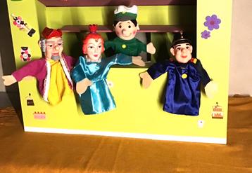 Poppenkast poppen ,zie omschrijving beschikbaar voor biedingen