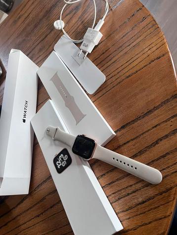 Apple Watch Iwatch SE 44mm starlight rosé gold GPS beschikbaar voor biedingen
