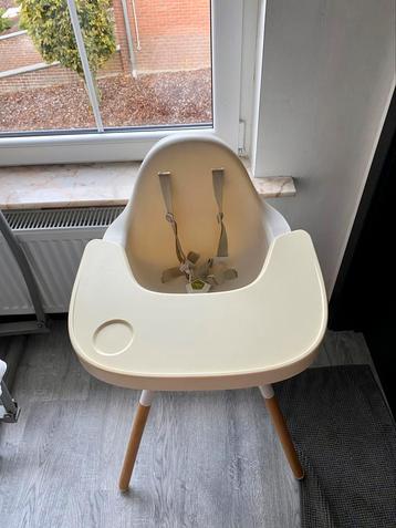 Kinderstoel afneembaar eetblad beschikbaar voor biedingen