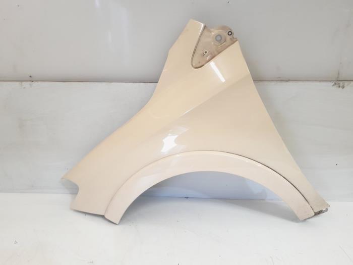 Aile avant gauche d'un Mercedes B-Klasse (623), Autos : Pièces & Accessoires, Carrosserie & Tôlerie, Mercedes-Benz, Utilisé, 3 mois de garantie