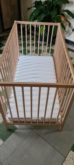 Babybedje met matras, Kinderen en Baby's, Babyparken, Ophalen, Zo goed als nieuw, Rechthoekig, In hoogte verstelbaar