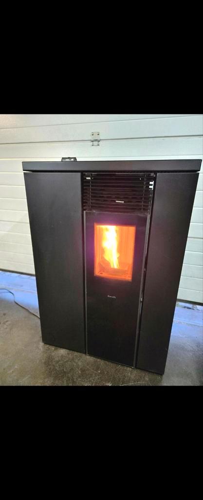 4174€ prix neuf canalisable poele a pellets ravelli  8kw, Bricolage & Construction, Chauffage & Radiateurs, Comme neuf, Poêle