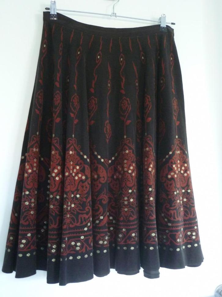 Zwarte wijde katoenen rok bruin-oranje motief Etam Maat 38, Kleding | Dames, Rokken, Maat 38/40 (M), Zwart, Ophalen of Verzenden