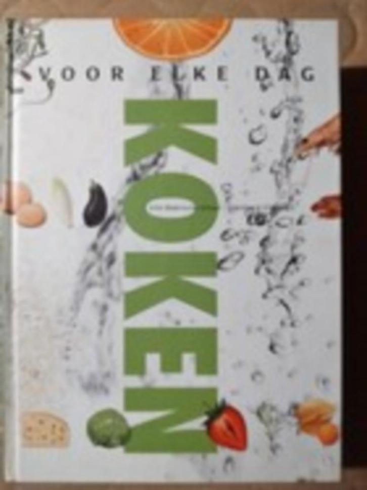 Koken voor elke dag KAV praktische school 736 blz, Boeken, Kookboeken, Zo goed als nieuw, Ophalen of Verzenden