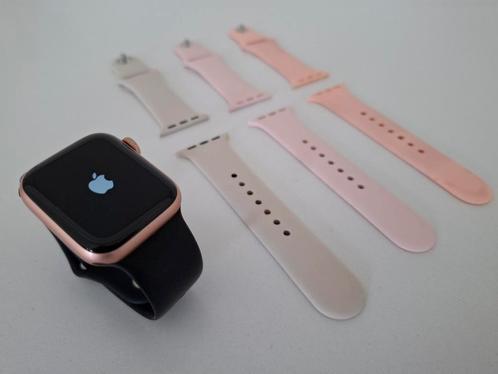 Apple Watch SE 40mm - 32GB - GPS en vele extra's + oplader, Handtassen en Accessoires, Smartwatches, Zo goed als nieuw, Zwart