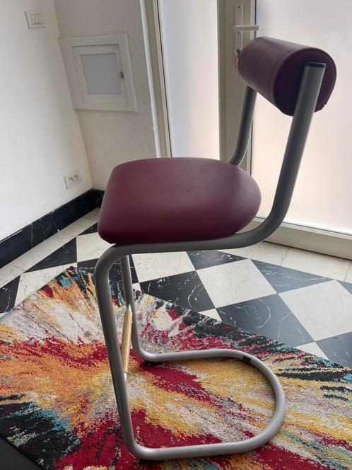 4 moderne barstoelen, Huis en Inrichting, Barkrukken, Gebruikt, 90 cm of meer, Kunststof, 4 krukken, Ophalen