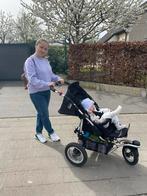 Zwarte kinderwagen met grote wielen., Ophalen