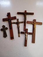 Anciennes Médailles religieuses et 6 crucifix, Ophalen