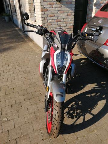 Um xstreet 125cc  beschikbaar voor biedingen