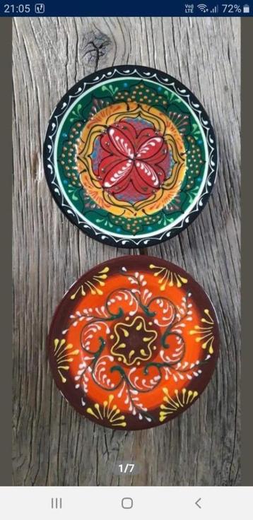 Lot de 2 assiettes murales vintage peintes à la main, Enlèvement ou Envoi