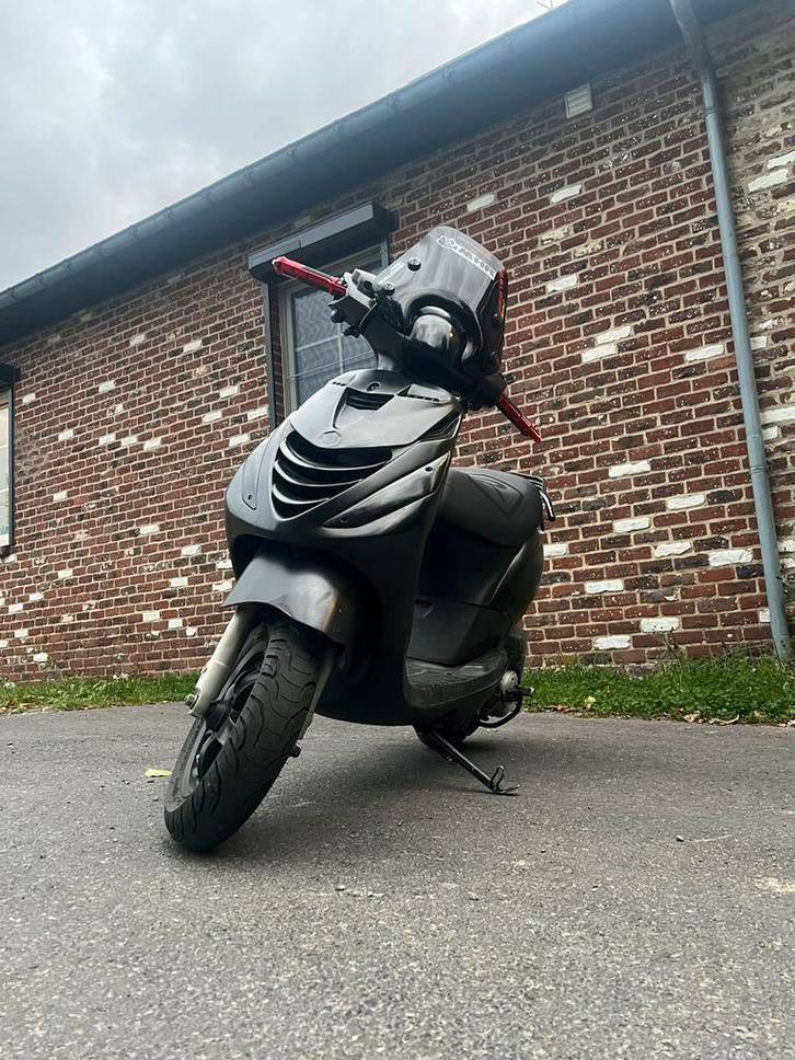 Piaggio zip 4takt a klasse, Fietsen en Brommers, Scooters | Piaggio, Gebruikt, Zip, Klasse A (25 km/u), Benzine, Ophalen of Verzenden