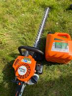Location taille haie thermique Stihl, Comme neuf