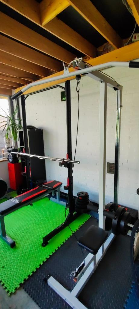 Fitnesstoestellen, Sport en Fitness, Fitnessapparatuur, Zo goed als nieuw, Krachtstation, Armen, Borst, Buik, Rug, Overige materialen