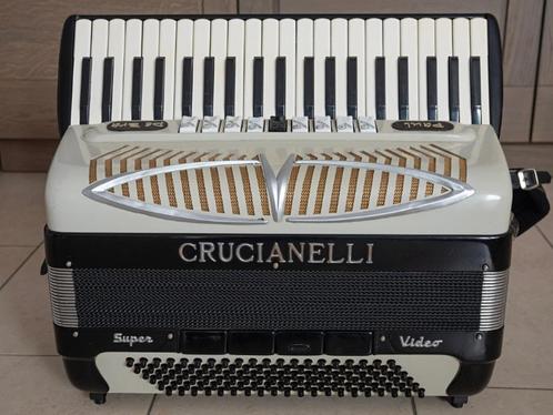 Crucianelli Super Video, compleet gereviseerd., Muziek en Instrumenten, Accordeons, Zo goed als nieuw, Toetsaccordeon, 120-bas