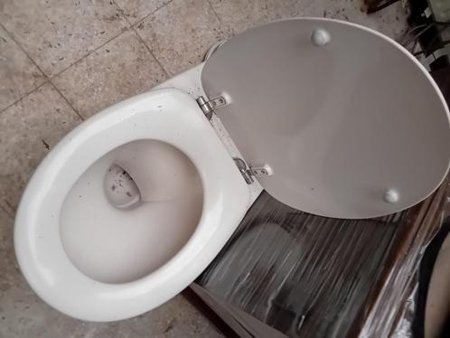 Nieuwe poseleinen wc spoelbak en deksel, Doe-het-zelf en Bouw, Sanitair, Nieuw, Steen, Ophalen