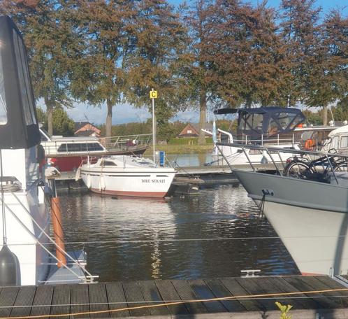 Plezier boot / vissersboot 7m lang  Zonder vaarbewijs, Sports nautiques & Bateaux, Bateaux à moteur & Yachts à moteur, Comme neuf