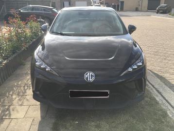 MG4 EV Luxury 150kw (204 pk) 450 radius, Autos, MG, Cuir et Alcantara, Achat, 5 portes, 5 places