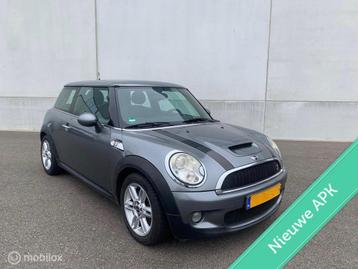 Mini Cooper S 1.6 16V AIRCO APK 10/10/2026 beschikbaar voor biedingen