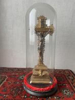 Zeer oude crusifix, Ophalen