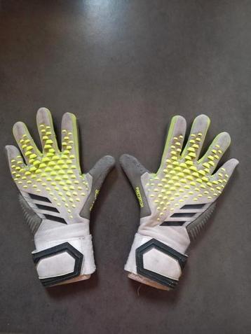 Keeperhandschoenen - adidas -> 2€ beschikbaar voor biedingen