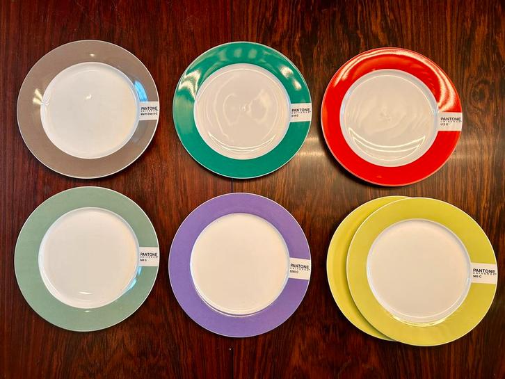 Nieuwe Serax Pantone Universe borden, Huis en Inrichting, Keuken | Servies, Nieuw, Bord(en), Ophalen