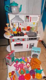 Houten kinderkeuken, geluiden, verlichting, veel accessoires, Kinderen en Baby's, Speelgoed | Speelkeukens, Ophalen, Zo goed als nieuw