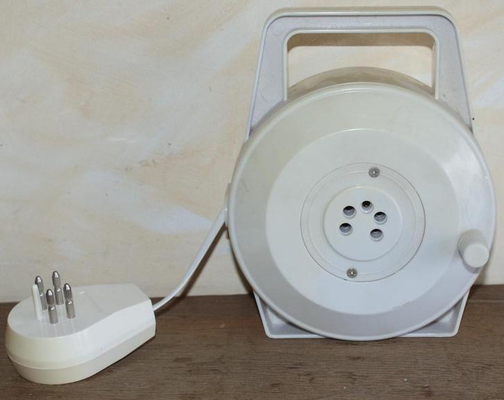 Enrouleur Rallonge téléphonique 15 m 5 broches (Belgique), Télécoms, Téléphones fixes | Filaires, Comme neuf, Enlèvement ou Envoi