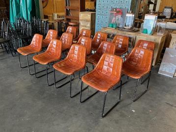 14 Industriele stoelen metaal met lederen kuip beschikbaar voor biedingen