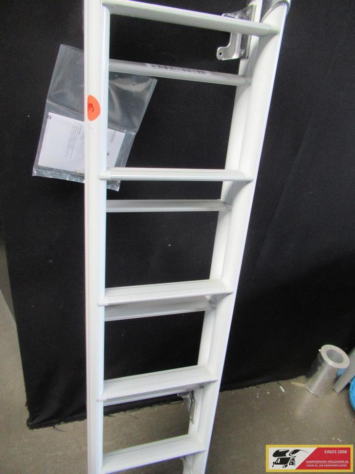 2 delige trap 1.36cm  hoog en 30 cm breed nr. 1859, Caravanes & Camping, Caravanes Accessoires, Neuf, Enlèvement ou Envoi