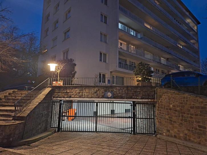 location garage sous sol, Immo, Garages en Parkeerplaatsen, Brussel