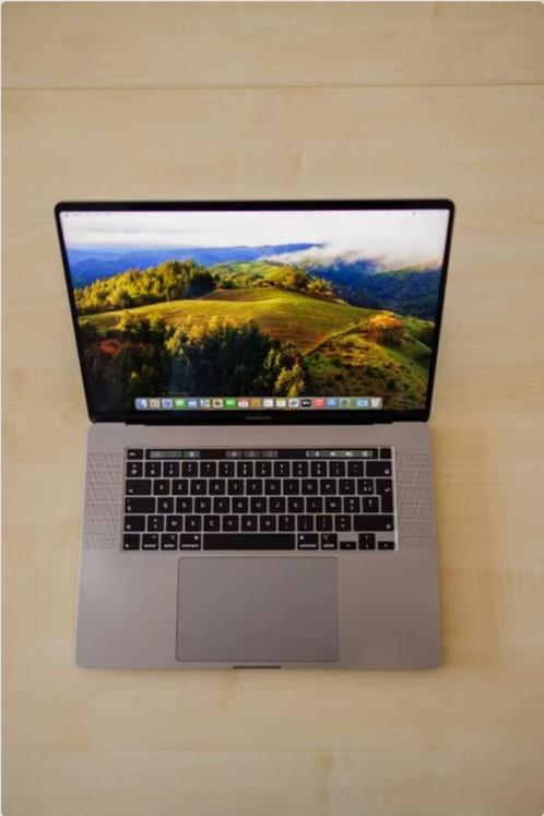 Apple MacBook Pro 15" touch baar i9 - met 8-core - 512gb SSD, Computers en Software, Apple Macbooks, Zo goed als nieuw, MacBook