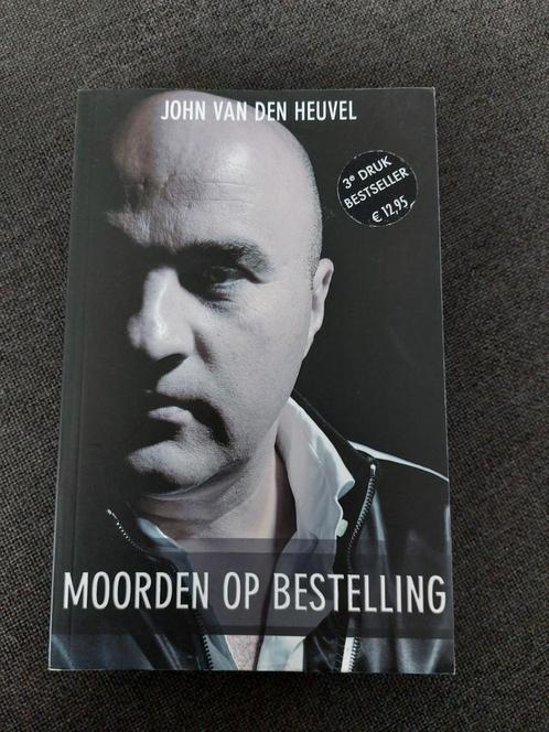 John van den Heuvel - Moorden op Bestelling, Boeken, Essays, Columns en Interviews, Zo goed als nieuw, Ophalen of Verzenden