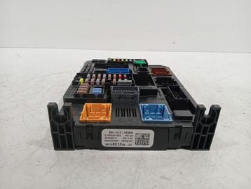 BOITIER FUSIBLES Opel Crossland (X) (981985128001), Utilisé, Opel